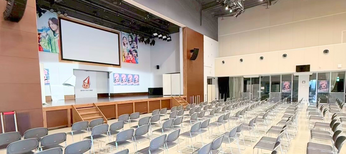 会場